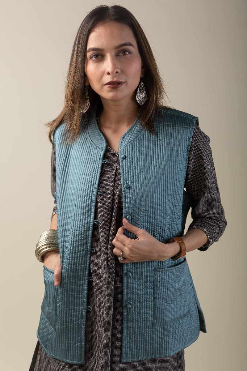 Image for Kusvaa Jak002 Vibha Quilted Sleeveless Reversible Silk Jacket Closeup