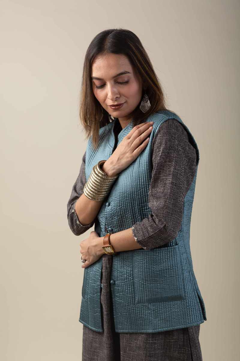 Image for Kusvaa Jak002 Vibha Quilted Sleeveless Reversible Silk Jacket Sitting