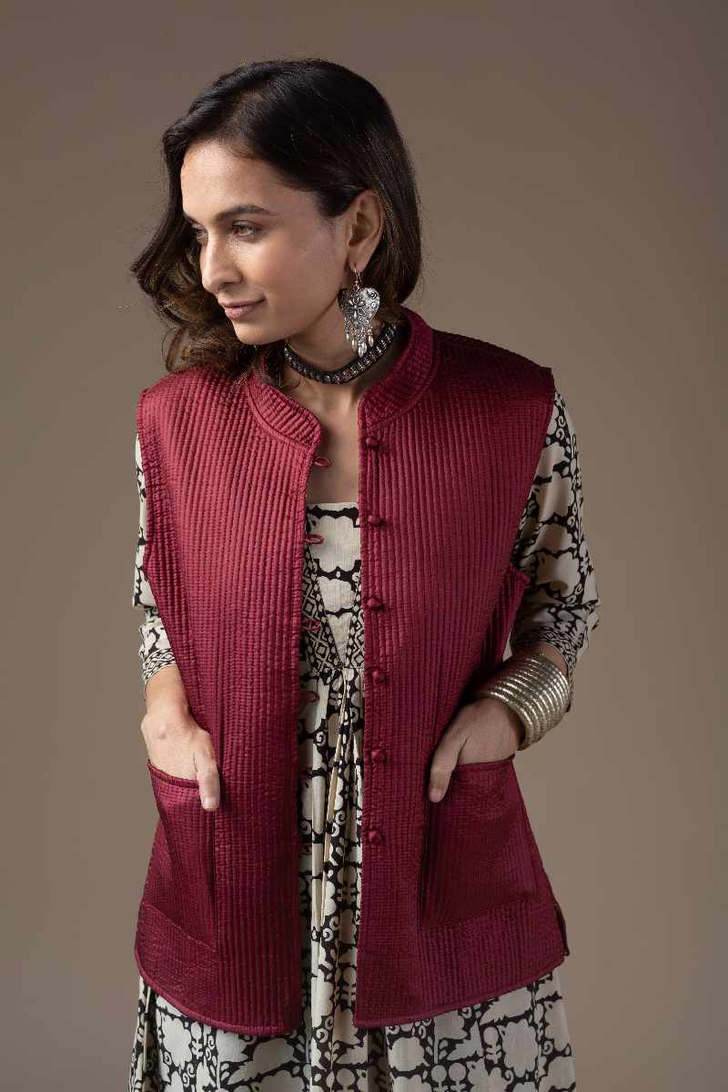 Image for Kusvaa Jak003 Vasiliki Quilted Sleeveless Reversible Silk Jacket Closeup 2
