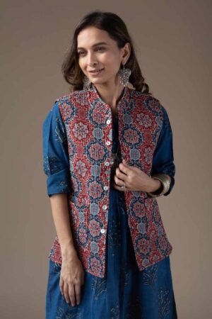 Image for Kusvaa Jak004 Myrto Quilted Sleeveless Reversible Silk Jacket Featured