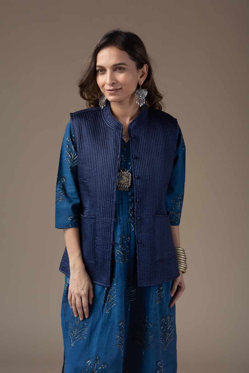 Image for Kusvaa Jak004 Myrto Quilted Sleeveless Reversible Silk Jacket Sitting