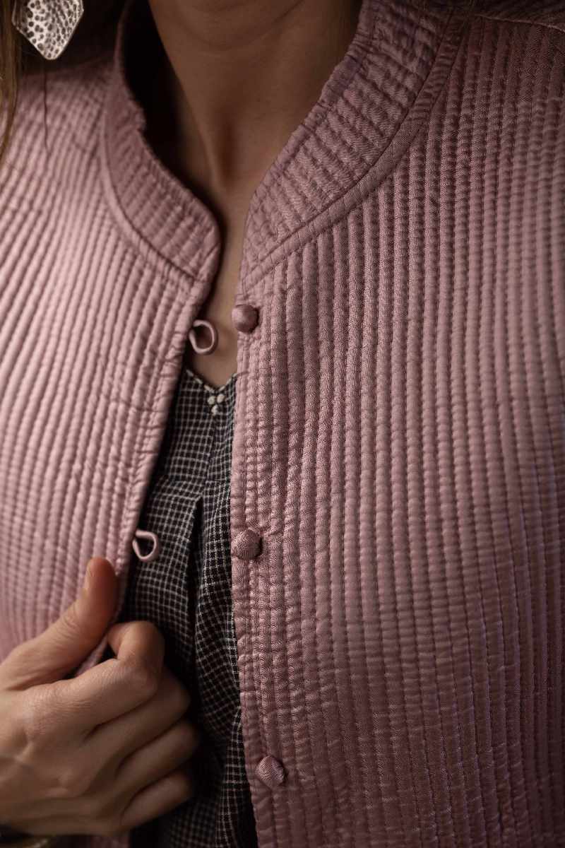 Image for Kusvaa Jak006 Shaleeni Quilted Full Sleeves Reversible Silk Jacket Closeup 2