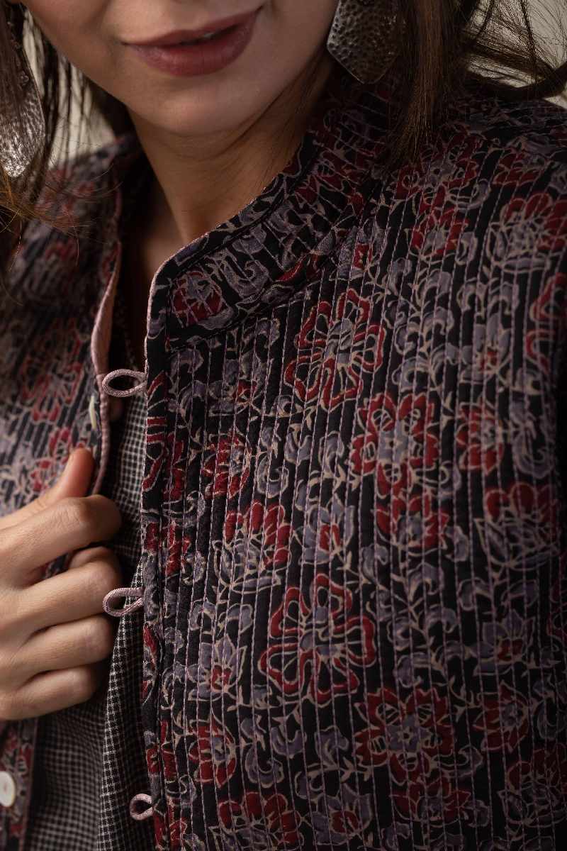 Image for Kusvaa Jak006 Shaleeni Quilted Full Sleeves Reversible Silk Jacket Closeup