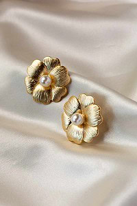 Image for Kusvaa Kpe443 Athena Golden Stud Earrings Featured