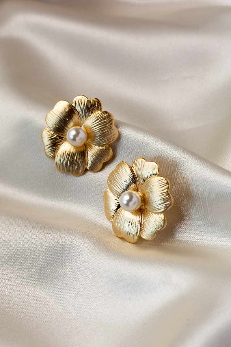 Image for Kusvaa Kpe443 Athena Golden Stud Earrings Featured
