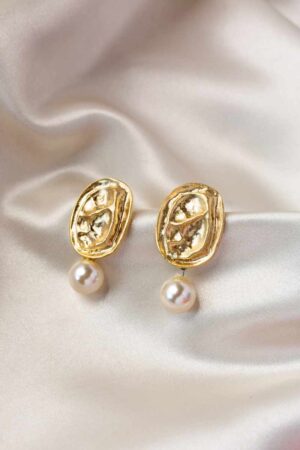 Image for Kusvaa Kpe449 Athena Golden Stud Earrings Featured