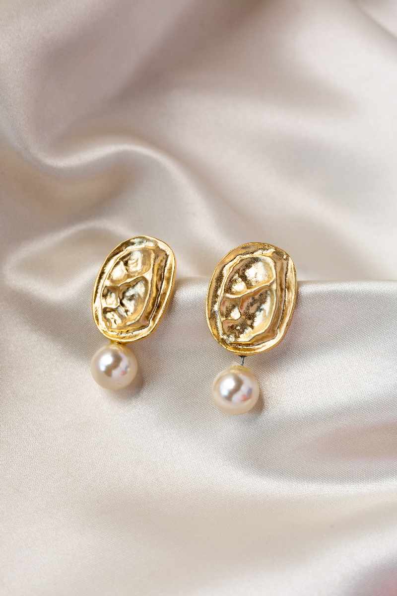 Image for Kusvaa Kpe449 Athena Golden Stud Earrings Featured
