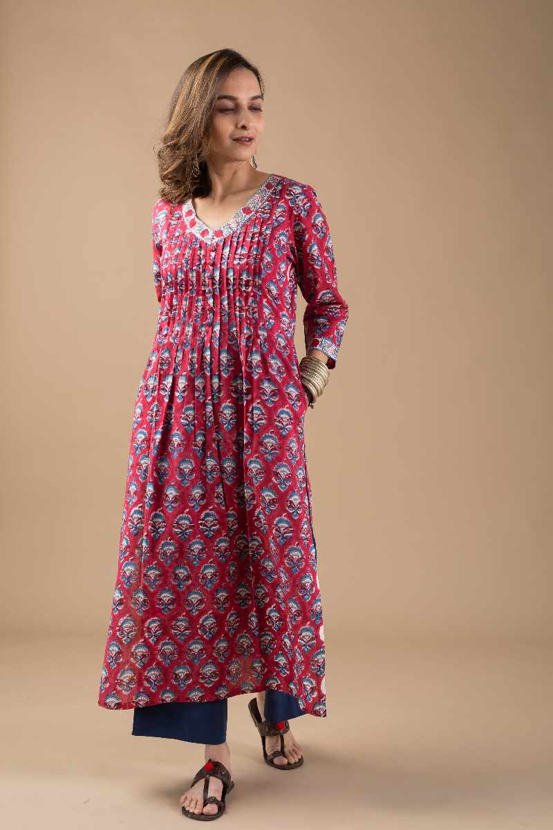 Image for Kusvaa Wkr027 Ira Cotton Blockprint Kurta Sitting