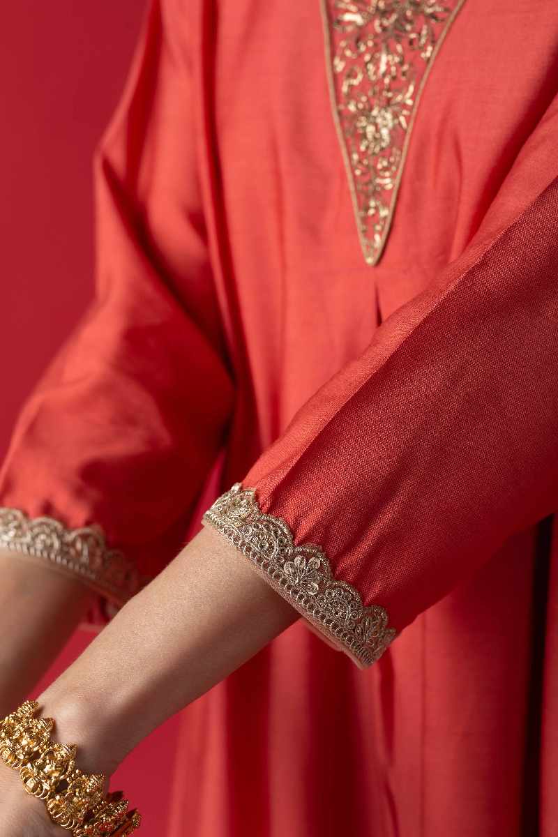 Image for Kusvaa Cood040 Neesha Moga Muslin Kurta Pant Set Closeup 2