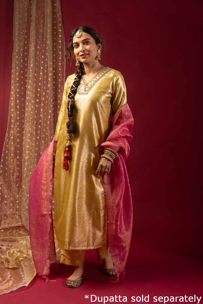 Image for Kusvaa Cood047 Chaitali Tissue Kurta Pant Set Closeup Latest