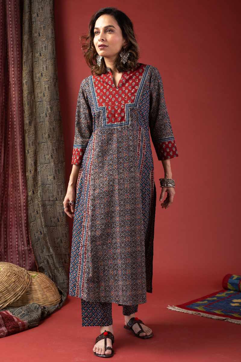 Image for Kusvaa Cood049 Megha Cotton Kurta Pant Set Closeup