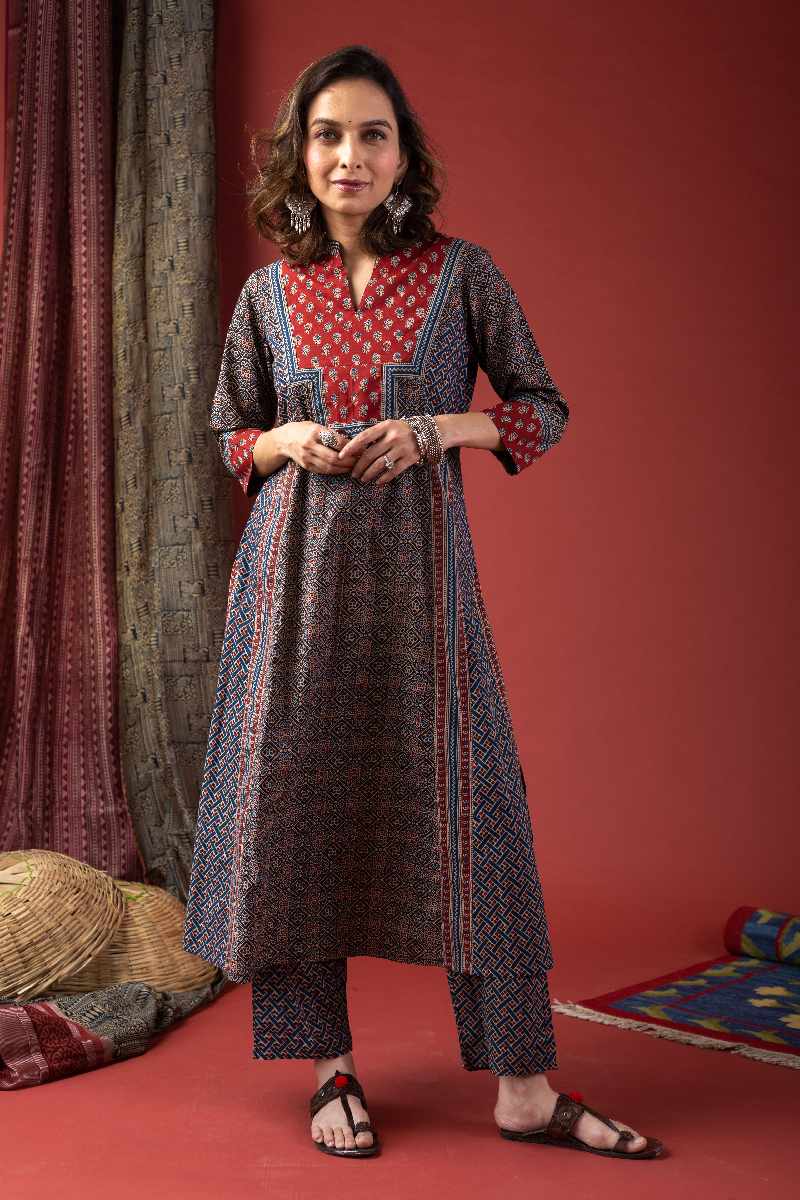Image for Kusvaa Cood049 Megha Cotton Kurta Pant Set Side
