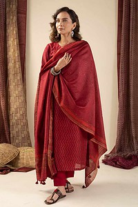 Image for Kusvaa Kds007 Aashna Tussar Kurta With Dupatta Set Closeup 3