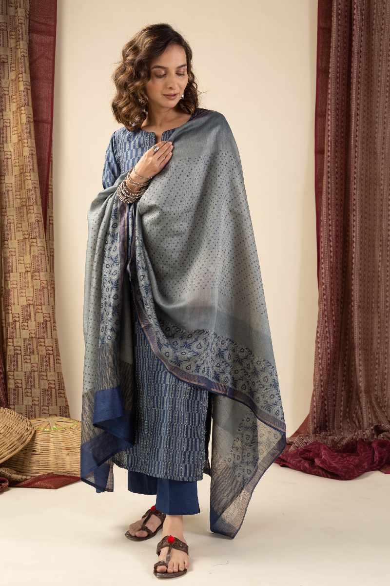 Image for Kusvaa Kds009 Aruna Tussar Kurta With Dupatta Set Back