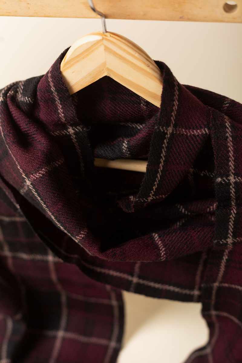 Image for Kusvaa Kusl110 Advait Woolen Muffler Front Latest
