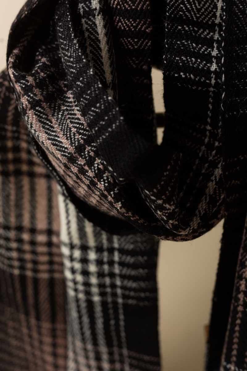 Image for Kusvaa Kusl127 Dinkar Woolen Muffler Front Latest