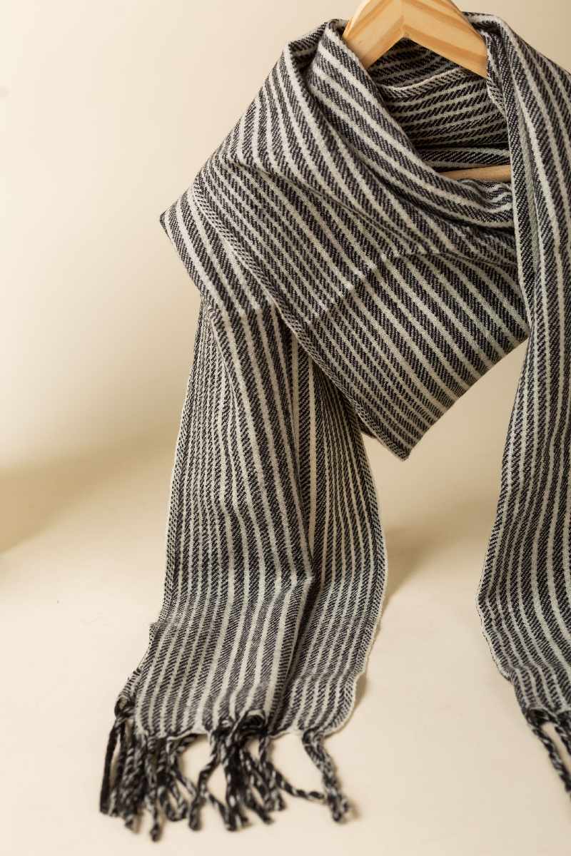 Image for Kusvaa Kusl140 Darshan Woolen Muffler Front Latset