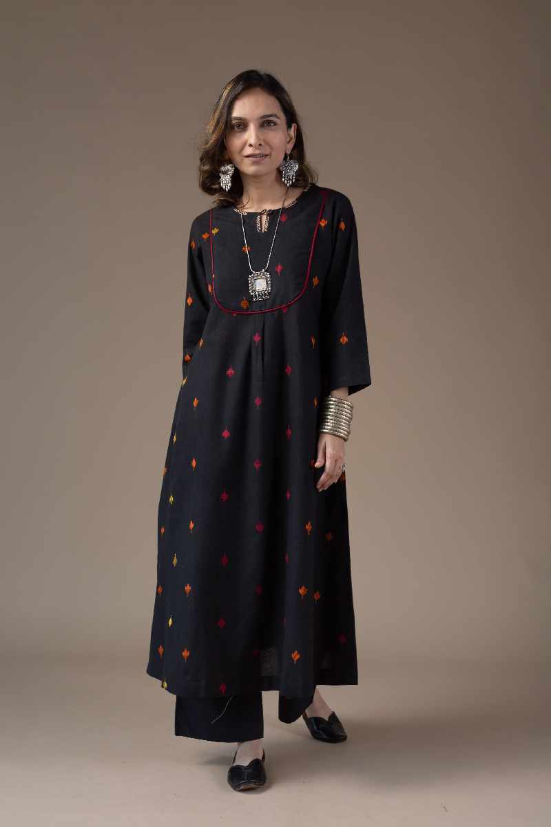 Image for Kusvaa Wkr050 Neeci Cotton Handloom Kurta Closeup 2