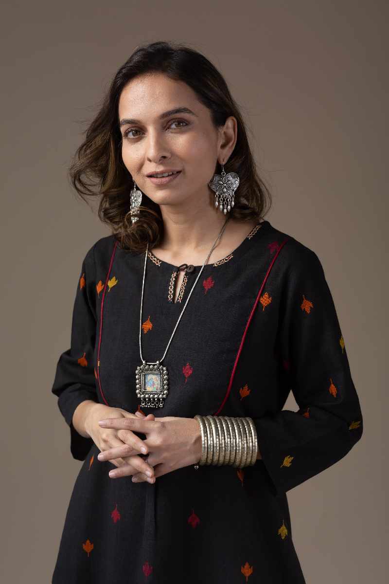 Image for Kusvaa Wkr050 Neeci Cotton Handloom Kurta Featured