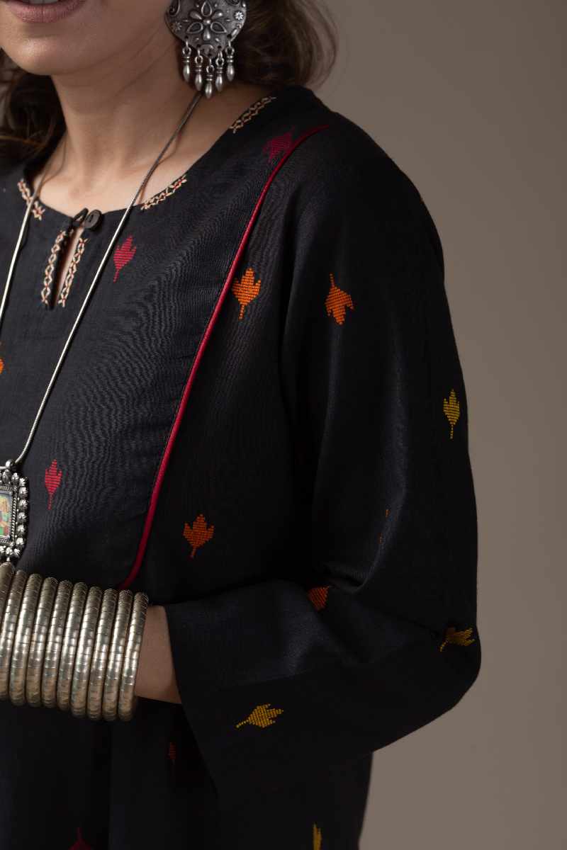Image for Kusvaa Wkr050 Neeci Cotton Handloom Kurta Side