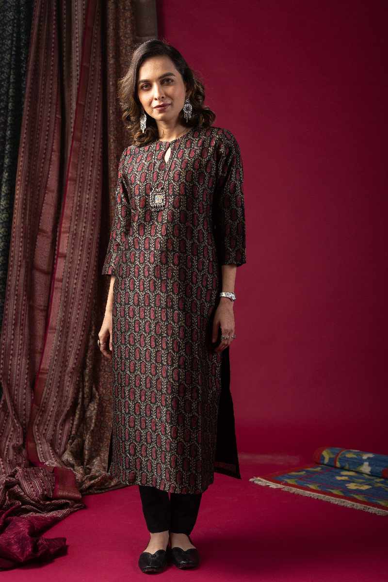 Image for Kusvaa Wkr061 Jiva Chanderi Straight Kurta Closeup 2