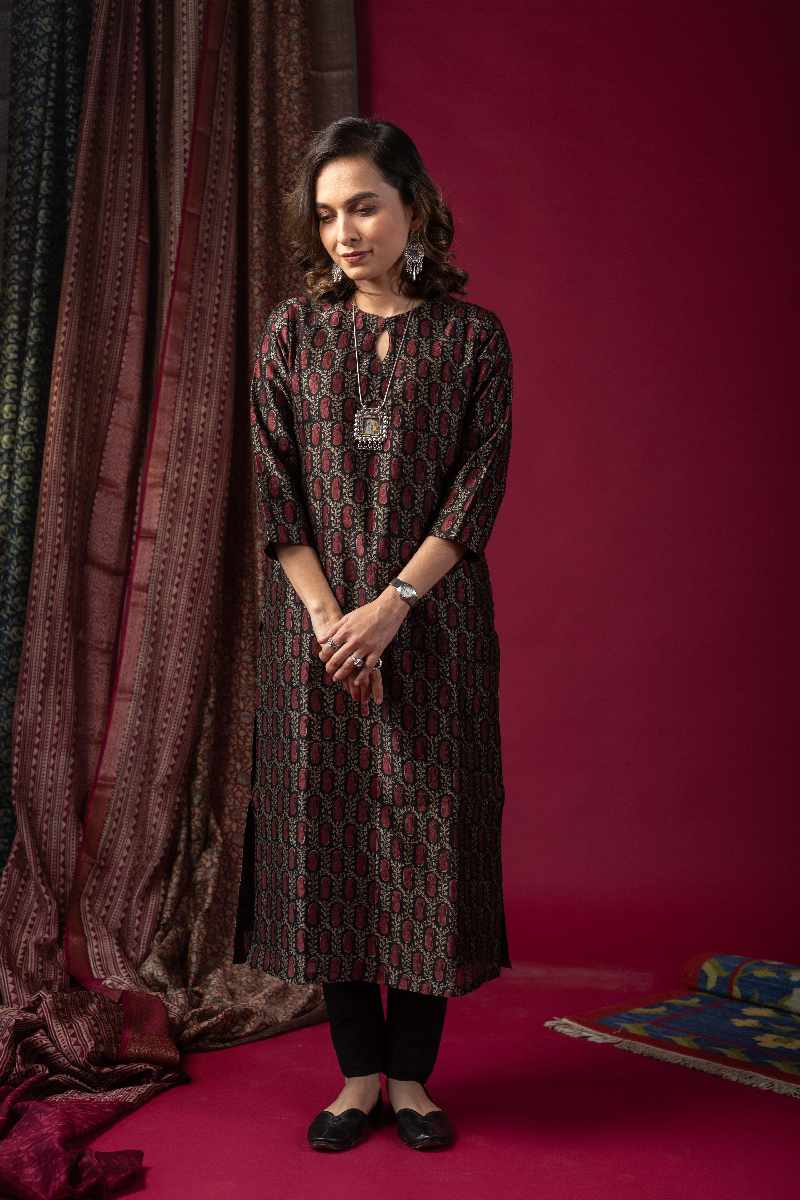 Image for Kusvaa Wkr061 Jiva Chanderi Straight Kurta Front