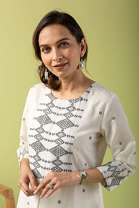 Image for Kusvaa Cood071 Ashwini Handloom Cotton Kurta Pant Set Featured New