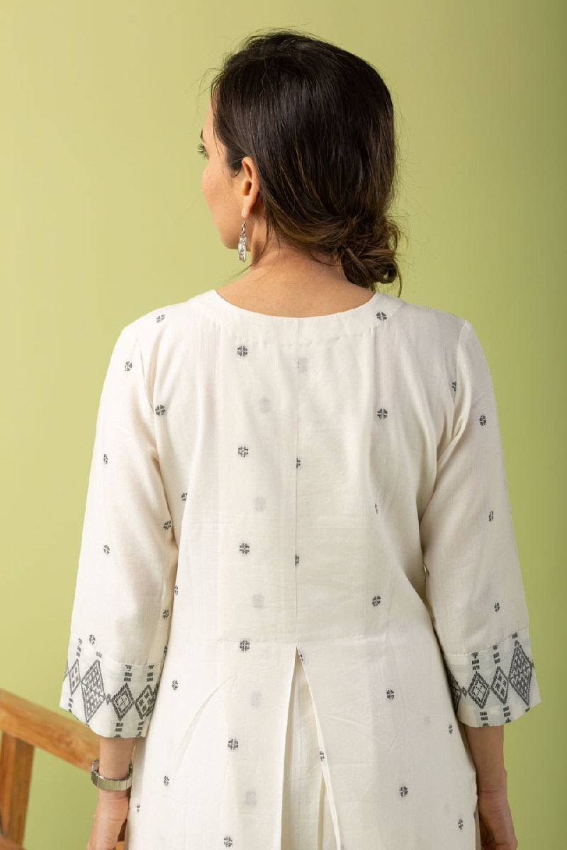 Image for Kusvaa Cood071 Ashwini Handloom Cotton Kurta Pant Set Sitting New
