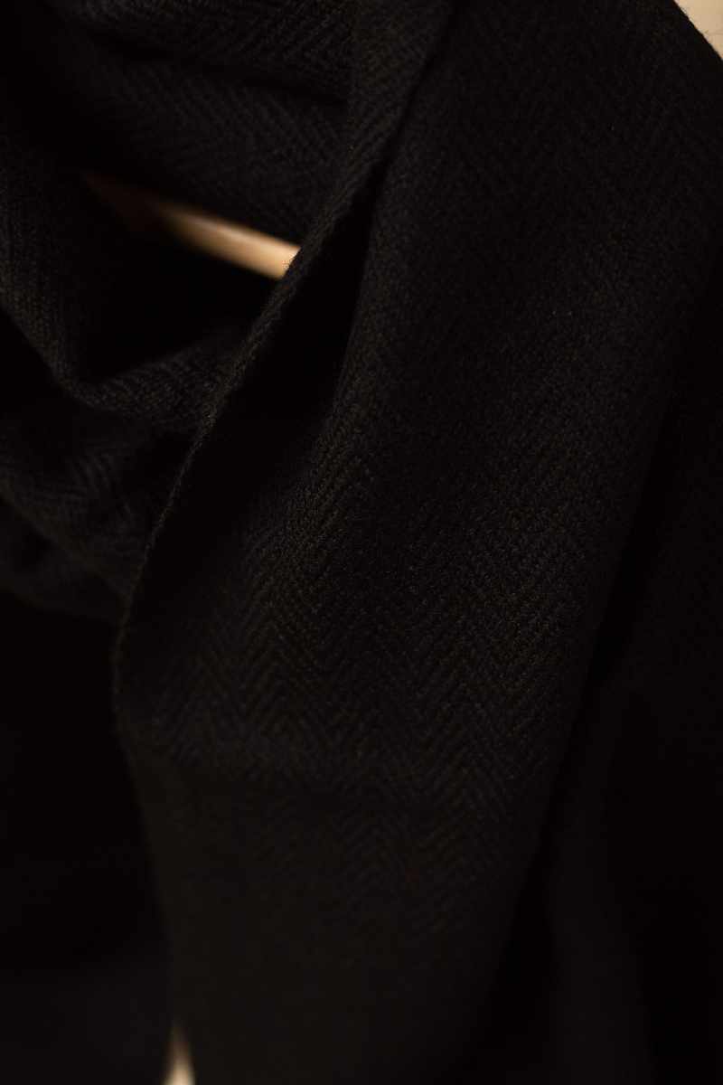 Image for Kusvaa Kusl108a Bhim Woolen Muffler Closeup 2 New