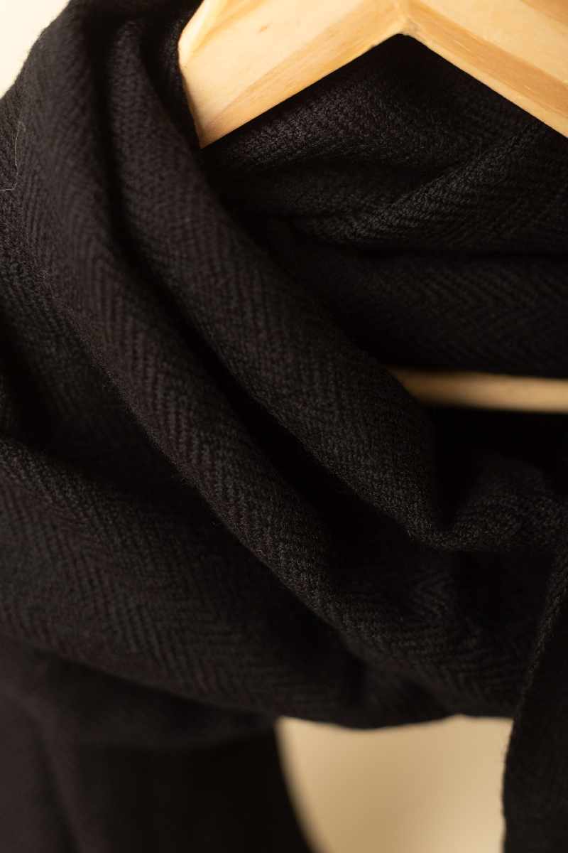 Image for Kusvaa Kusl108a Bhim Woolen Muffler Closeup New