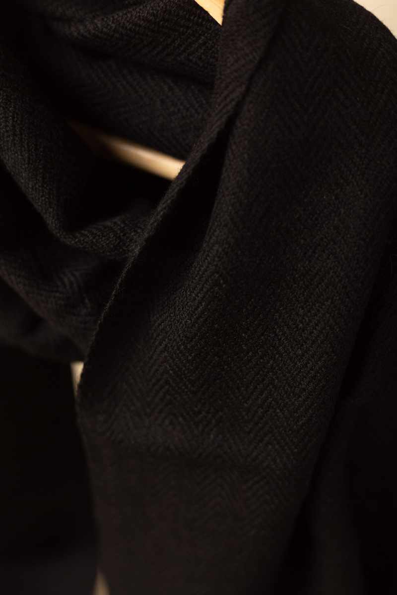 Image for Kusvaa Kusl108a Bhim Woolen Muffler Side New