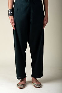 Image for Kusvaa Pnt007 Aarna Cotton Slub Pant Darkgreen Closeup 2