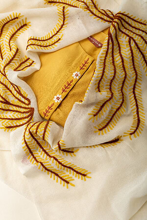 Image for Kusvaa Wkr014 Manushri Woolen Shawl Closeup 2