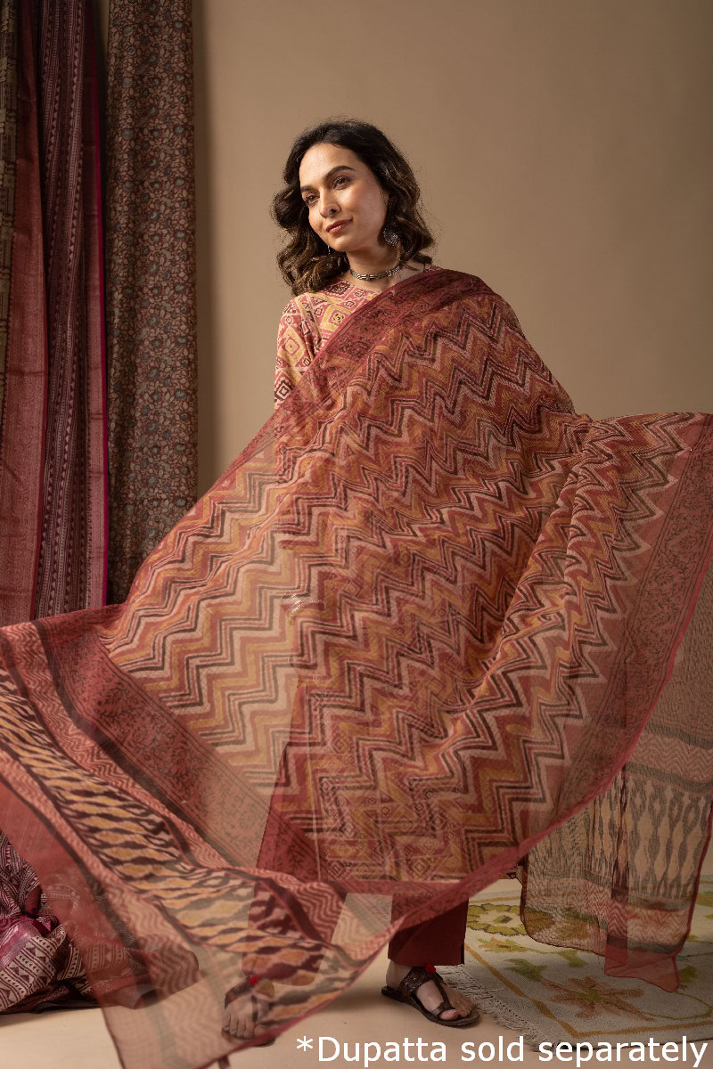 Image for Kusvaa Wkr049 Trishna Cotton Jhaota Kurta Closeup 3