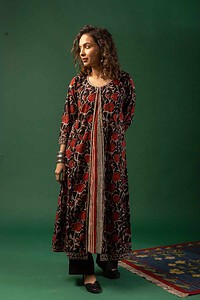 Image for Kusvaa Wkr069 Abjini Cotton Blockprint Kurta Sitting
