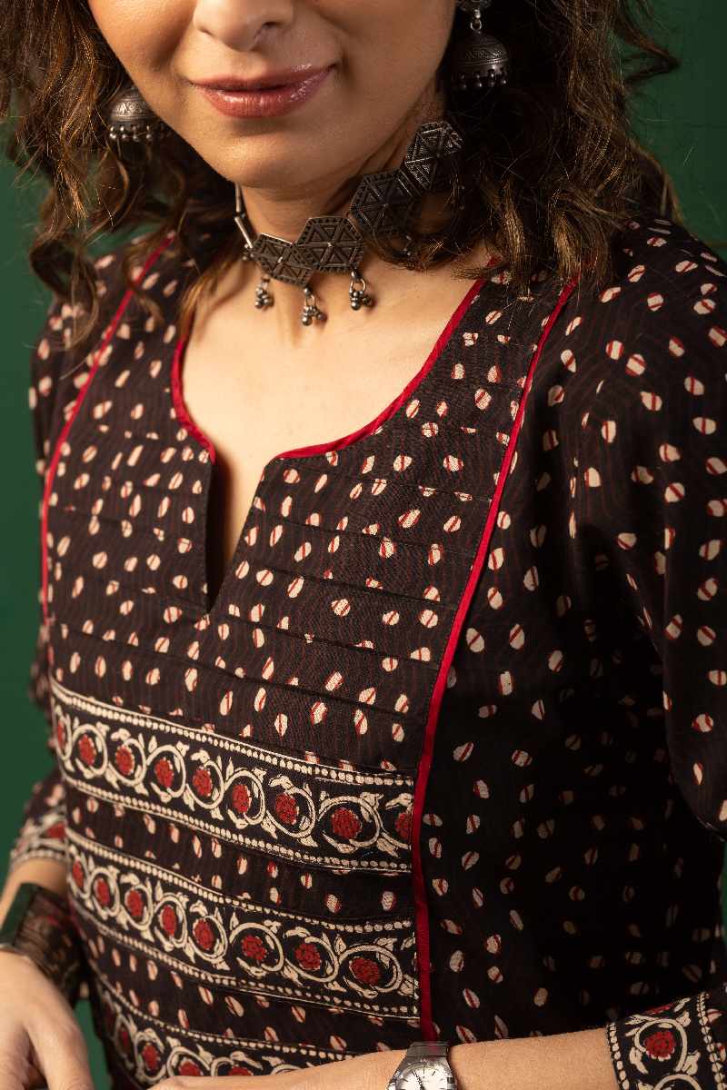 Image for Kusvaa Wkr070 Abjita Cotton Blockprint Kurta Closeup