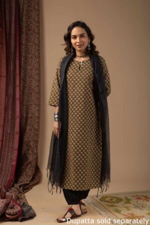 Image for Kusvaa Wkr071 Rahee Cotton Screen Print Kurta Sitting