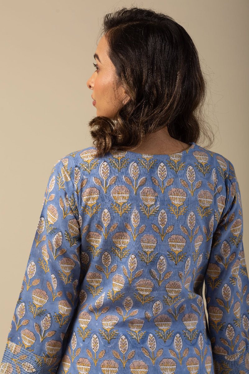 Image for Kusvaa Wkr076 Lalika Cotton Blockprint Kurta Sitting