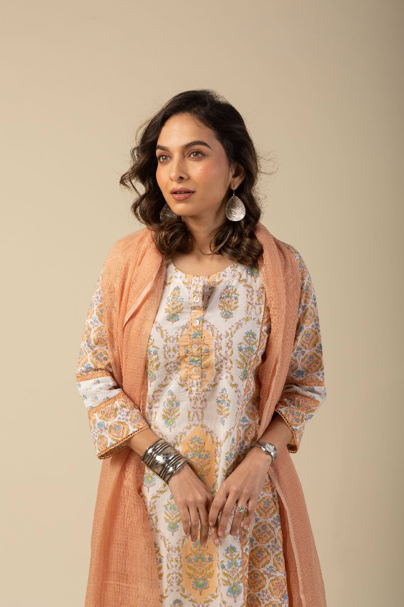 Image for Kusvaa Wkr077 Savarna Cotton Blockprint Kurta Closeup 2 New
