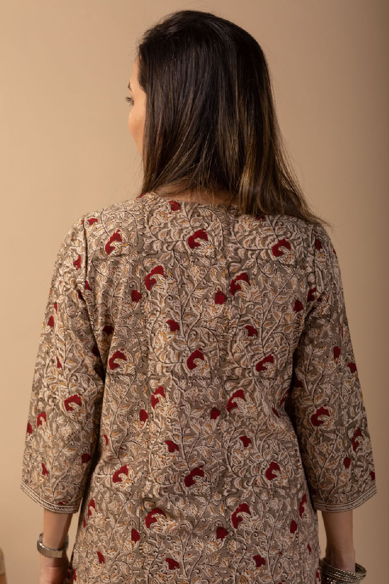 Image for Kusvaa Wkr089 Aaina Cotton Kalamkari Kurta Sitting