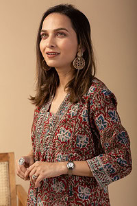 Image for Kusvaa Wkr090 Ajitha Cotton Kalamkari Kurta Sitting