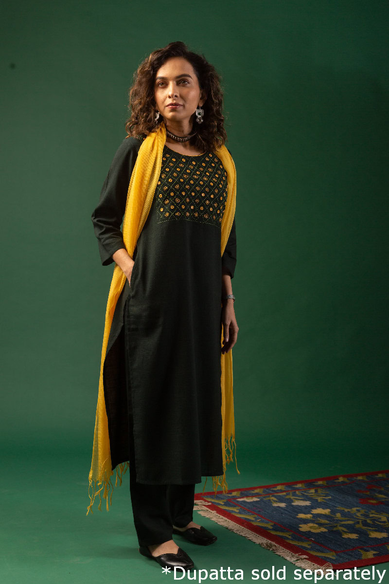 Image for Kusvaa Wkr094 Rasmi Handloom Cotton Kurta Sitting