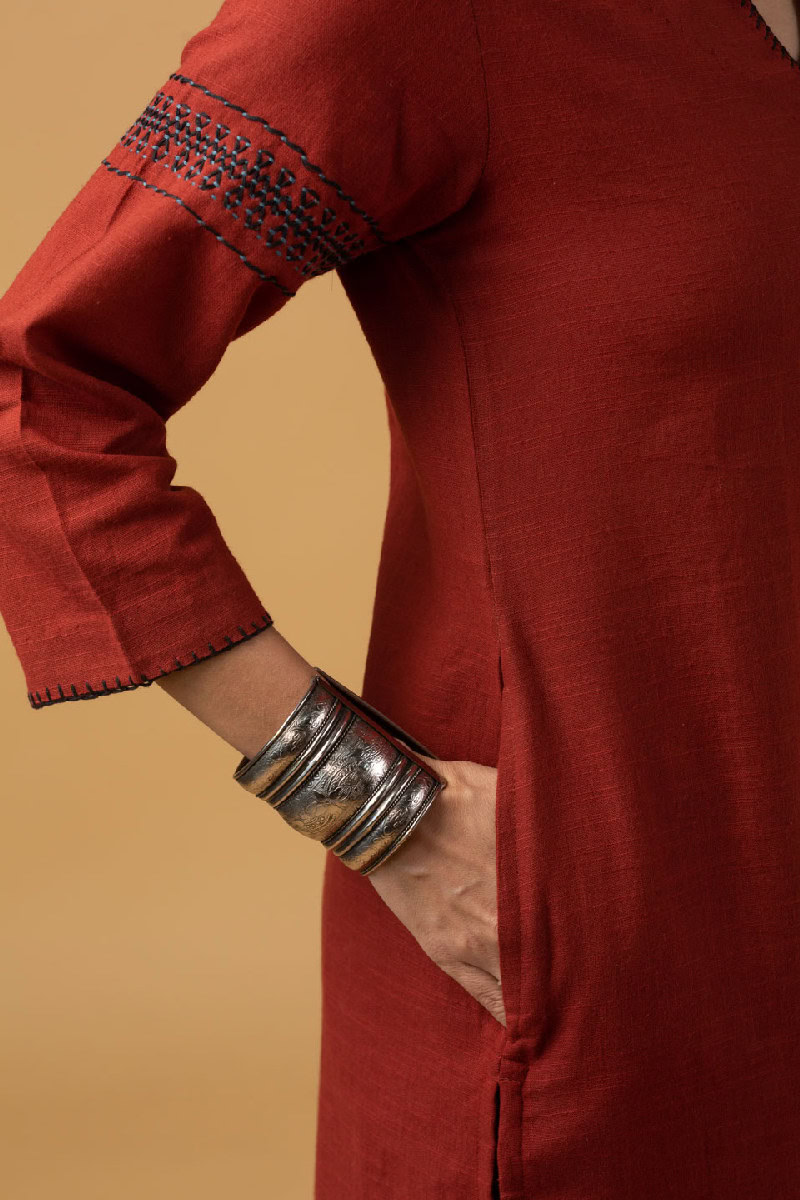 Image for Kusvaa Wkr104 Sanaita Handloom Cotton Kurta Closeup 2