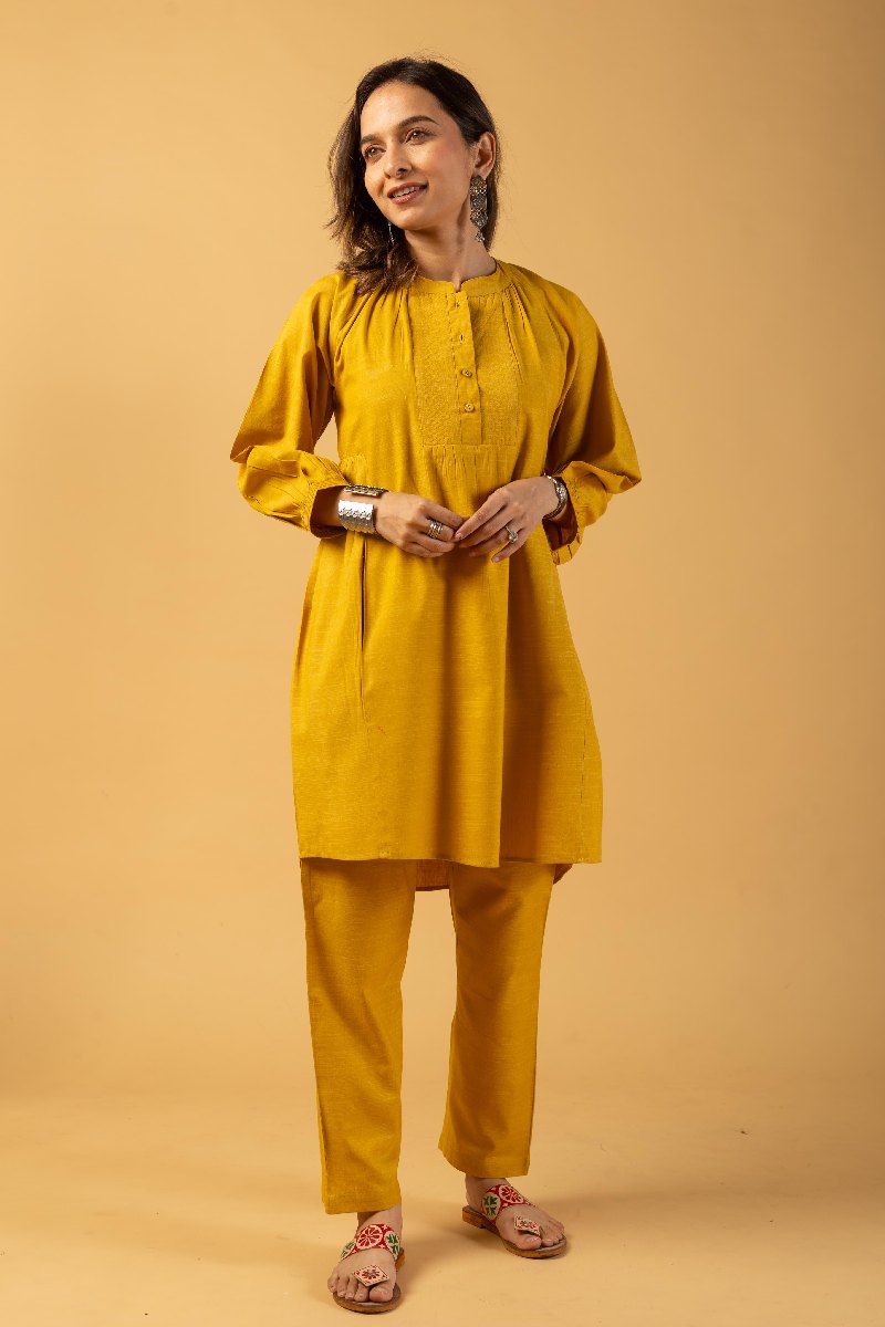 Image for Kusvaa Cood086 Girisha Cotton Slub Kurta Pant Set Side