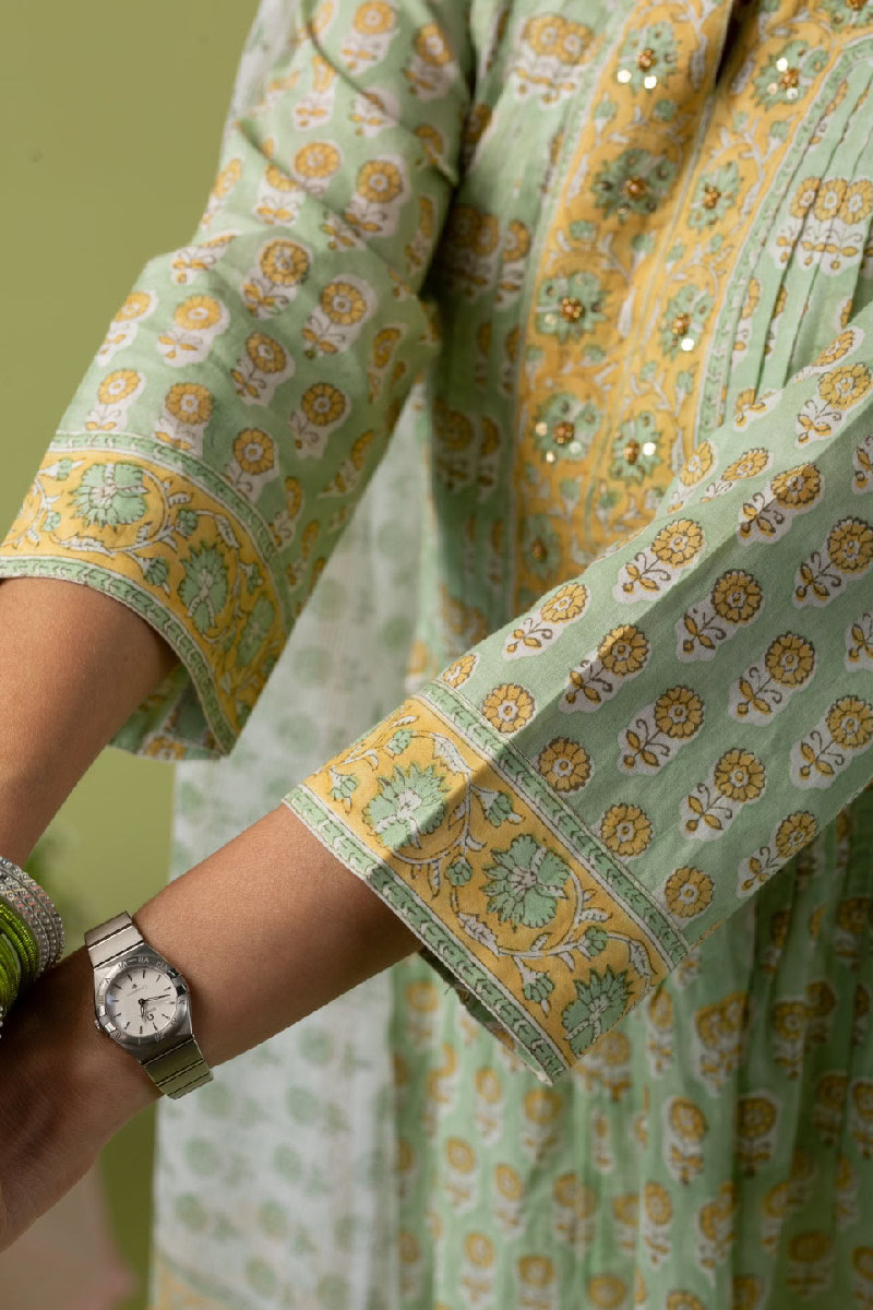 Image for Kusvaa Kds010 Reedhima Cotton Kurta With Dupatta Set Sitting