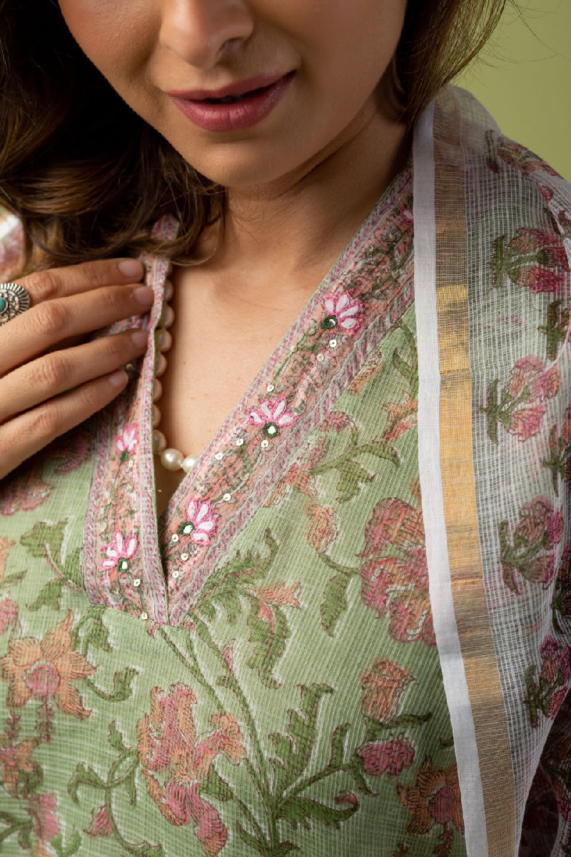 Image for Kusvaa Kds011 Sriya Kurta With Dupatta Set Closeup