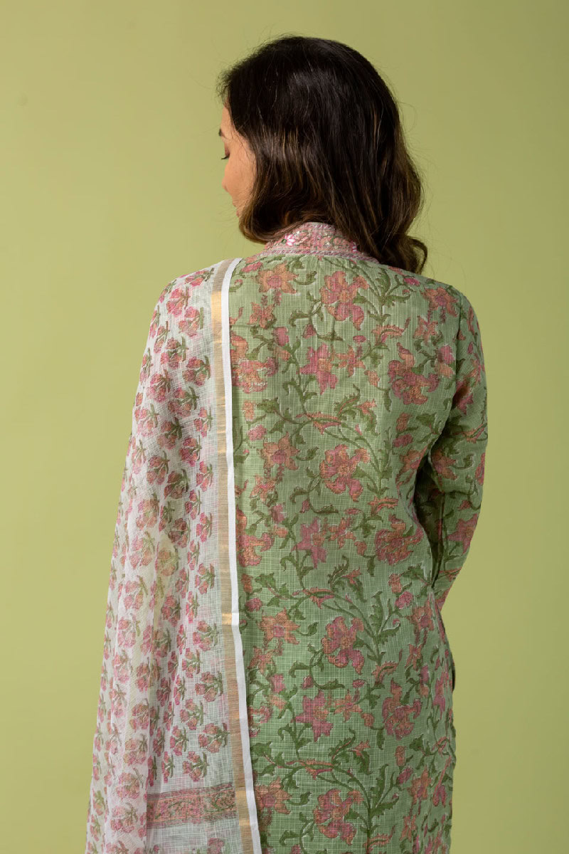 Image for Kusvaa Kds011 Sriya Kurta With Dupatta Set Sitting