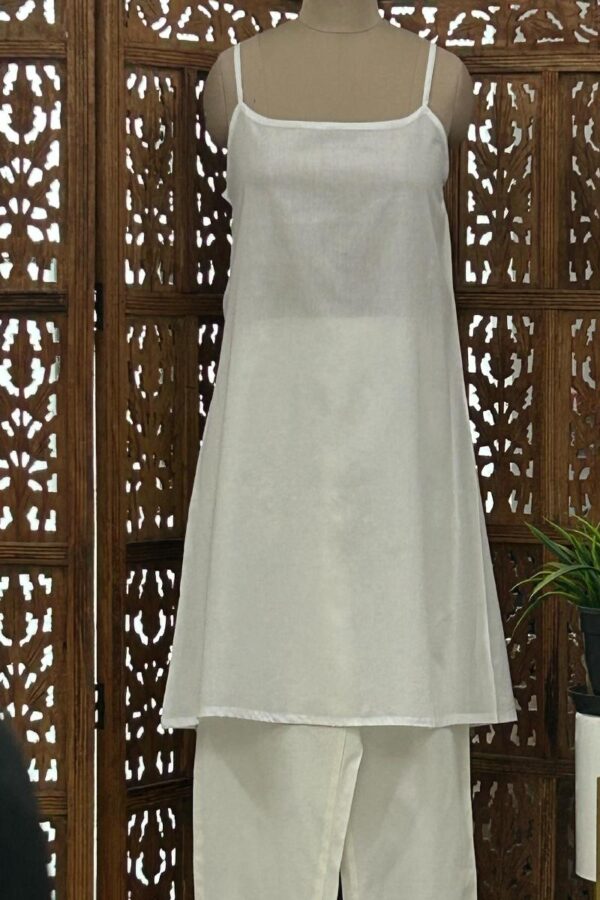 Dharini Raghavan Buy Vibrant SHK021 Dharini Cotton Sleeveless Inner Online | Kusvaa