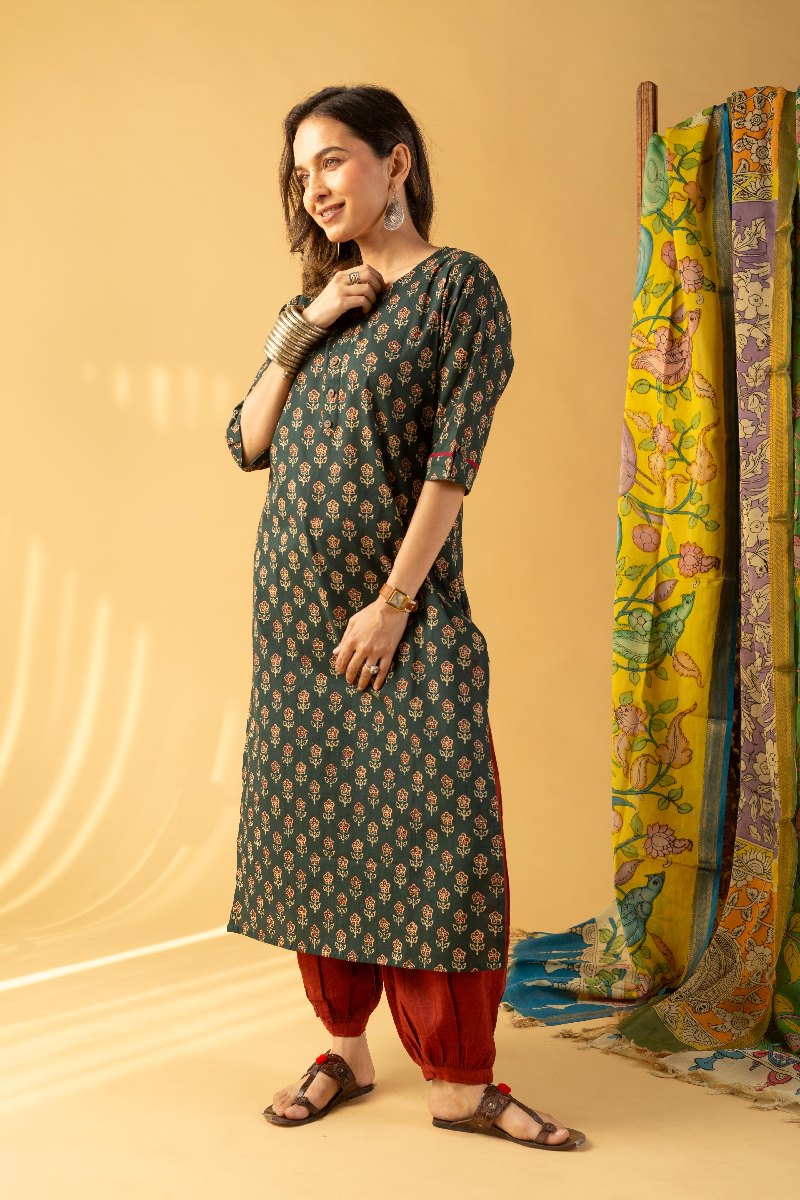 Image for Kusvaa Wkr113 Shihna Cotton Blockprint Kurta Closeup 3