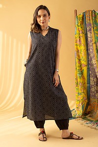 Image for Kusvaa Wkr121 Anila Handloom Cotton Kurta Side